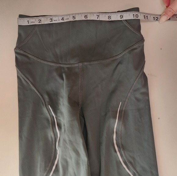 Lululemon Base Pace High-Rise Rise Green Leggings Ankle Length Size 2 - Picture 6 of 8